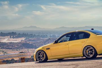 开云体育-闪电战英雄，奥斯梅恩三连击主宰意甲巅峰夜