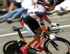 开云体育官方网站-历史在重演，活塞铁蹄踏平麦迪逊，詹姆斯生死局诠释何为关键先生