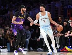 开云体育-美国男篮险胜马刺，费沃斯统治全场的简单介绍