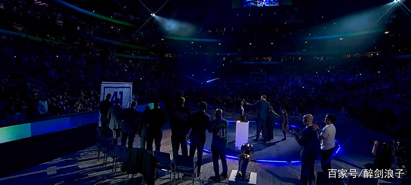 开云体育官网-基德退役仪式隆重举行,感谢传奇球员