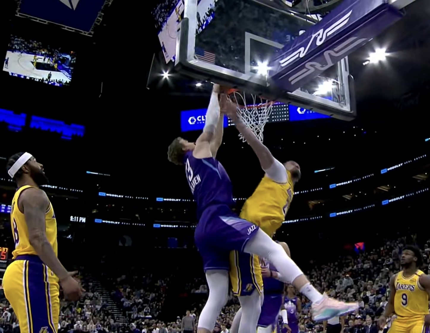 开云体育官方网站-湖人不敌开拓者,战绩跌落