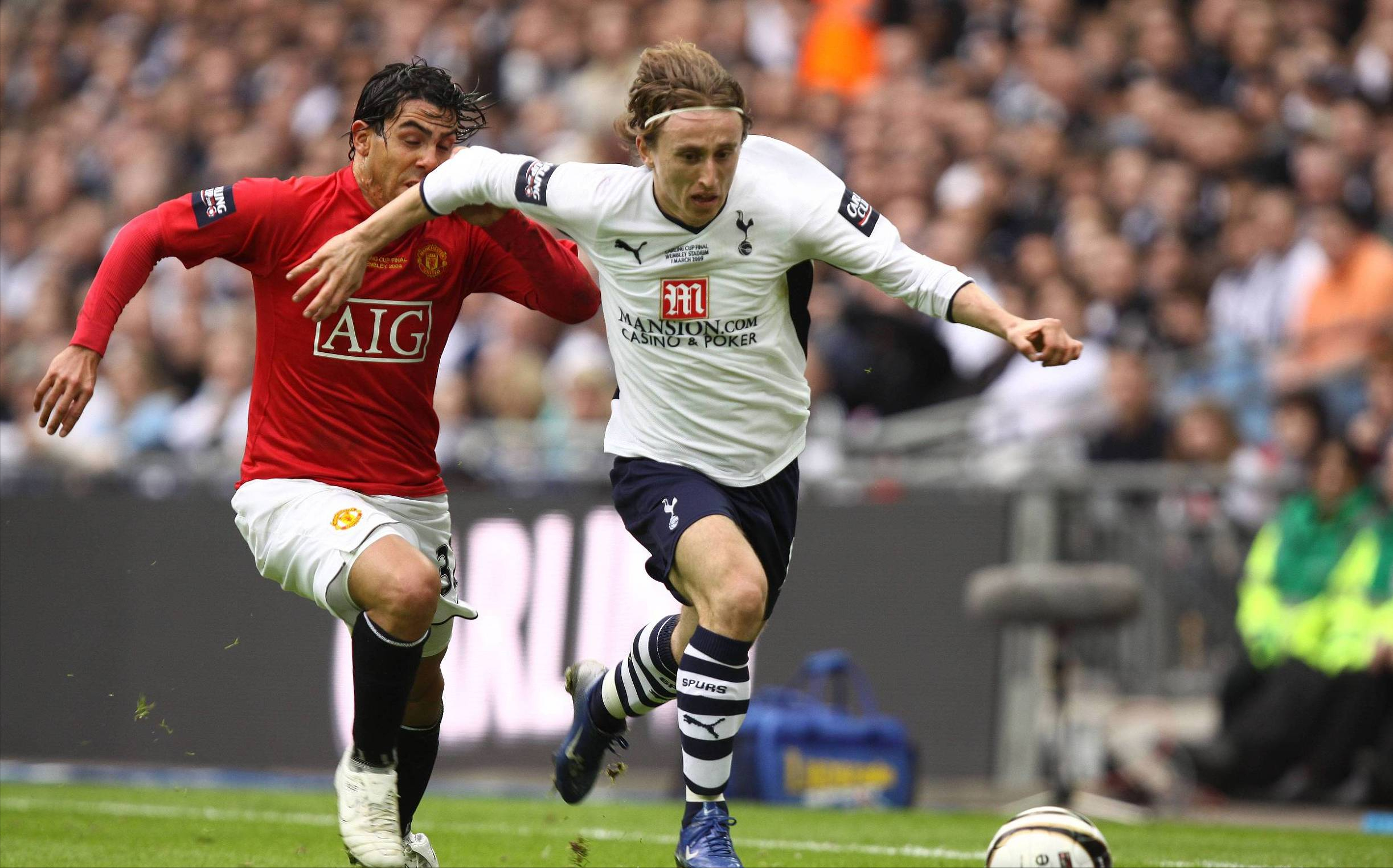 开云体育入口-波兰险胜巴萨，莫德里奇惊艳世界