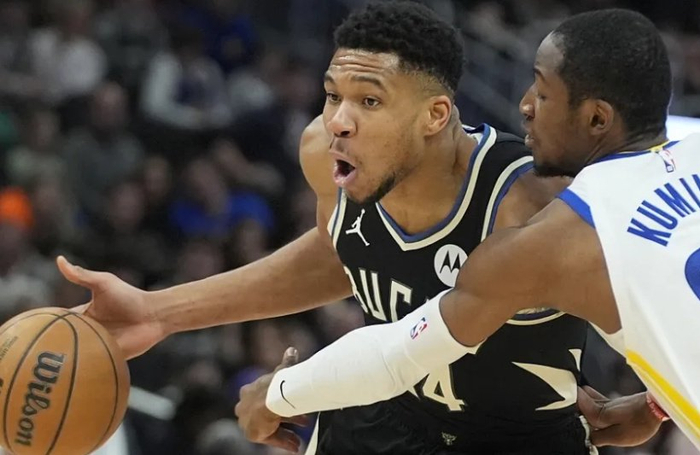 开云平台-雄鹿主场擒下魔术,前三巨头稳定表现的简单介绍