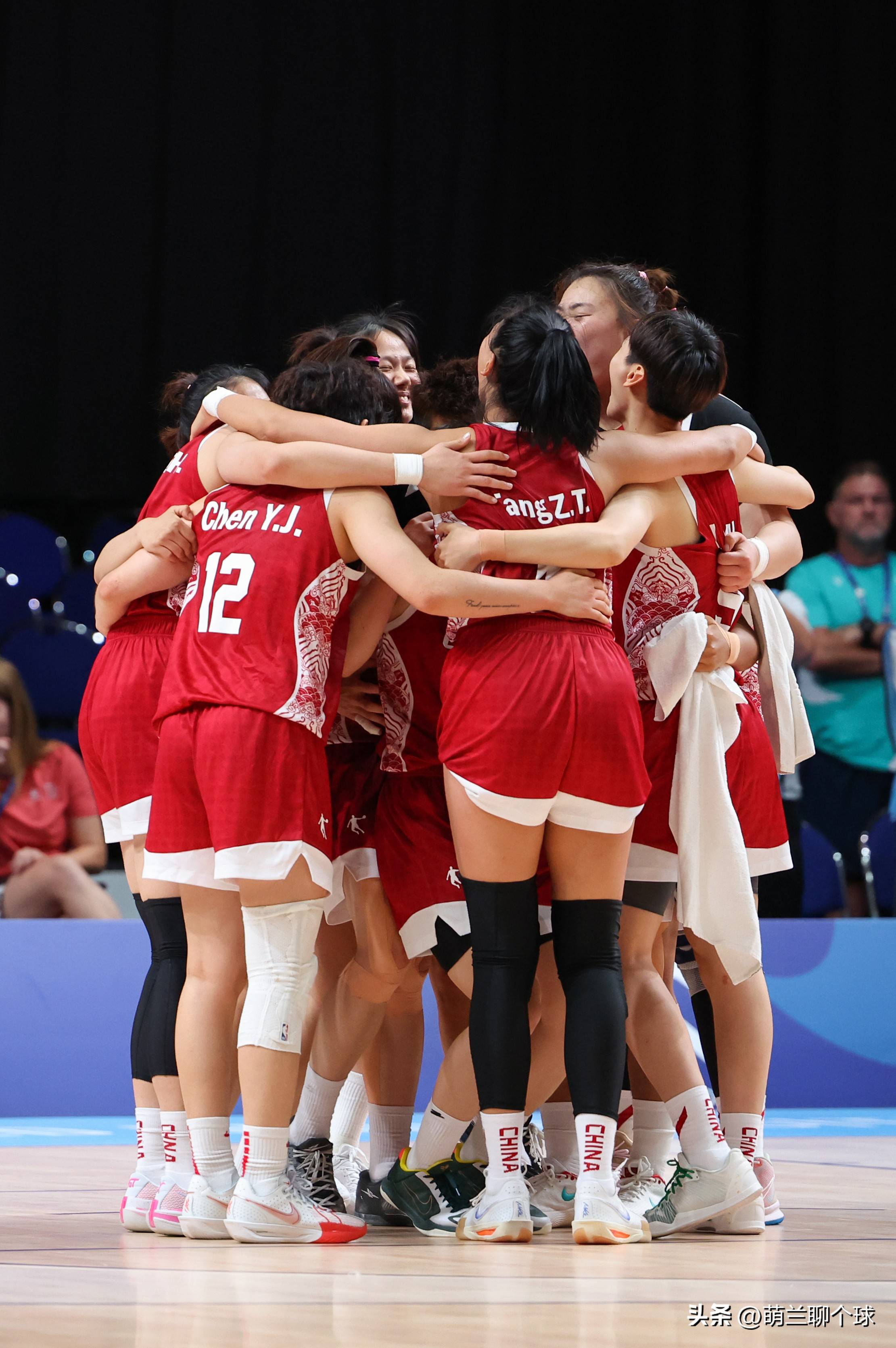 开云体育官方网站-关于波兰男篮险胜意大利男篮，米切尔爆发神勇的信息