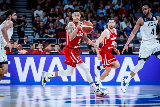 开云体育官方网站-关于波兰男篮险胜意大利男篮，米切尔爆发神勇的信息