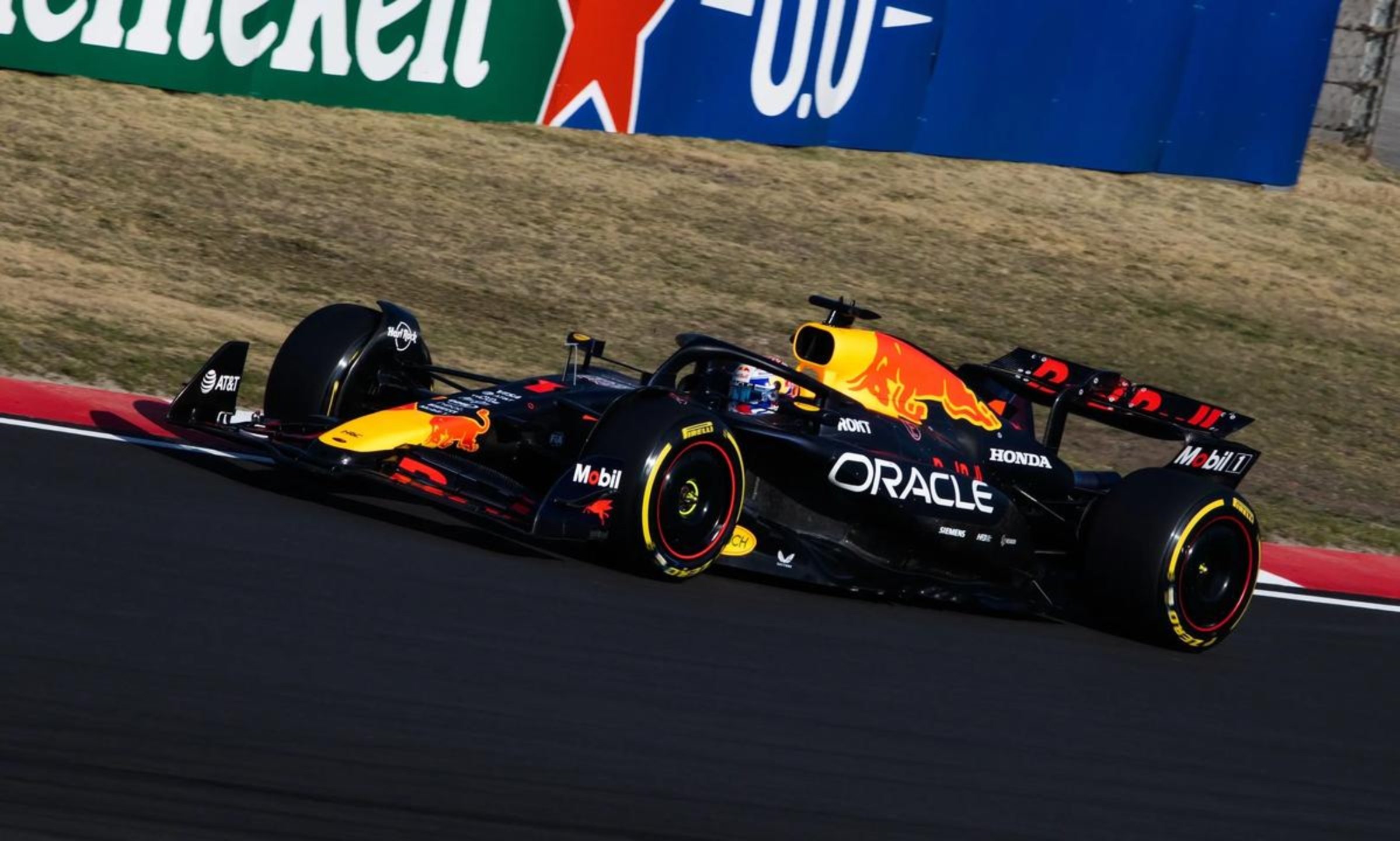 开云体育官方网站-红牛车队逆转阿斯顿马丁,维斯塔潘统治全场